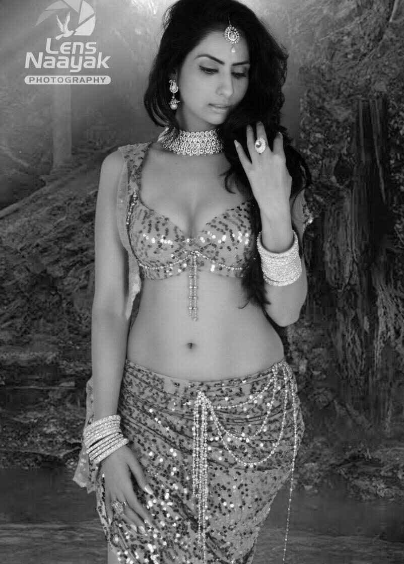 Bollywood Portfolio Photography by Camaal Fotografia MHADA Seven Bungalows Andheri West